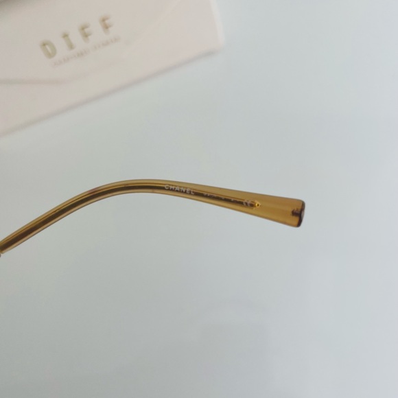 🌸SOLD🌸CHANEL AUTHENTIC Gold CC crystal sunglasses - Picture 12 of 16